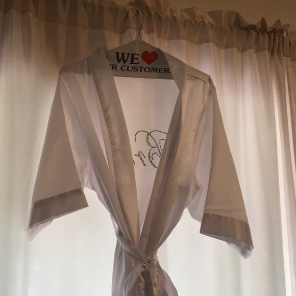 David’s Bridal White Satin Bride 👰🏼 Rope - Picture 3 of 5